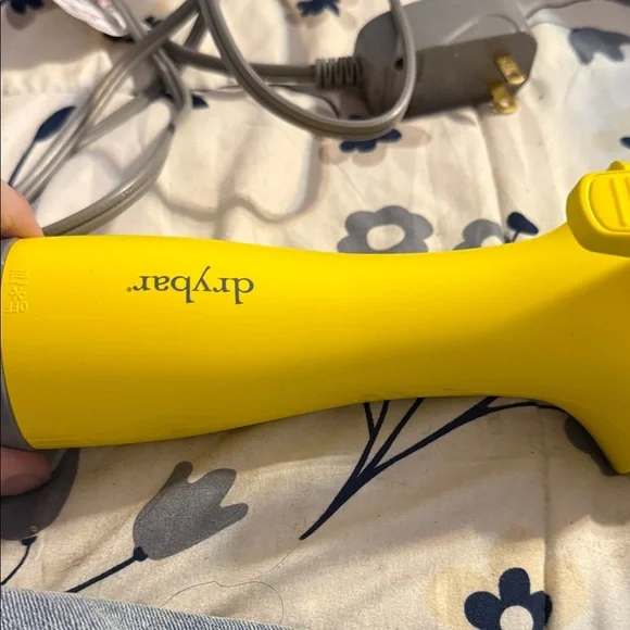 Drybar Vibrant Yellow Styling Iron
